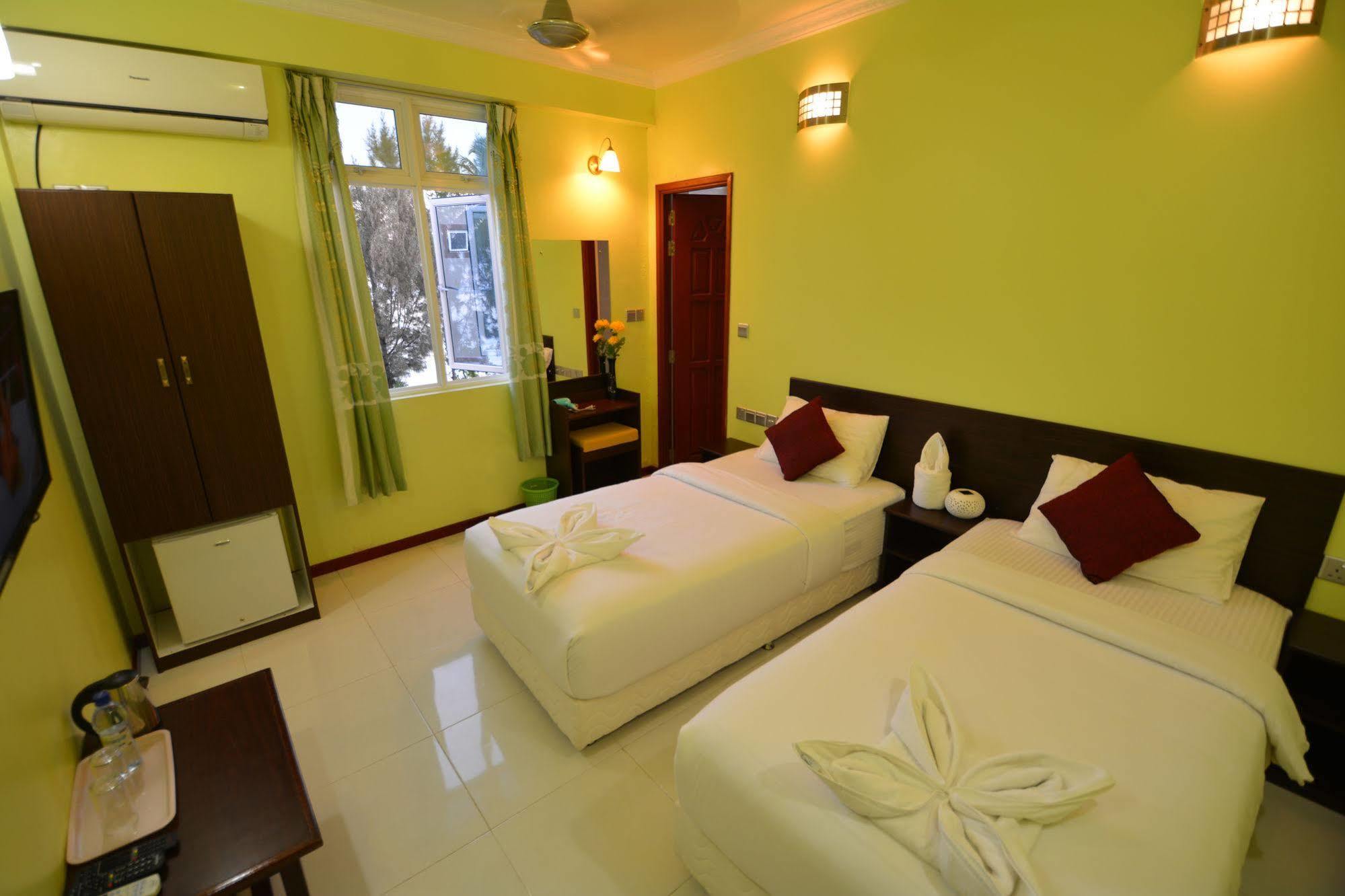 Coral Queen Inn Hulhumale Exterior foto