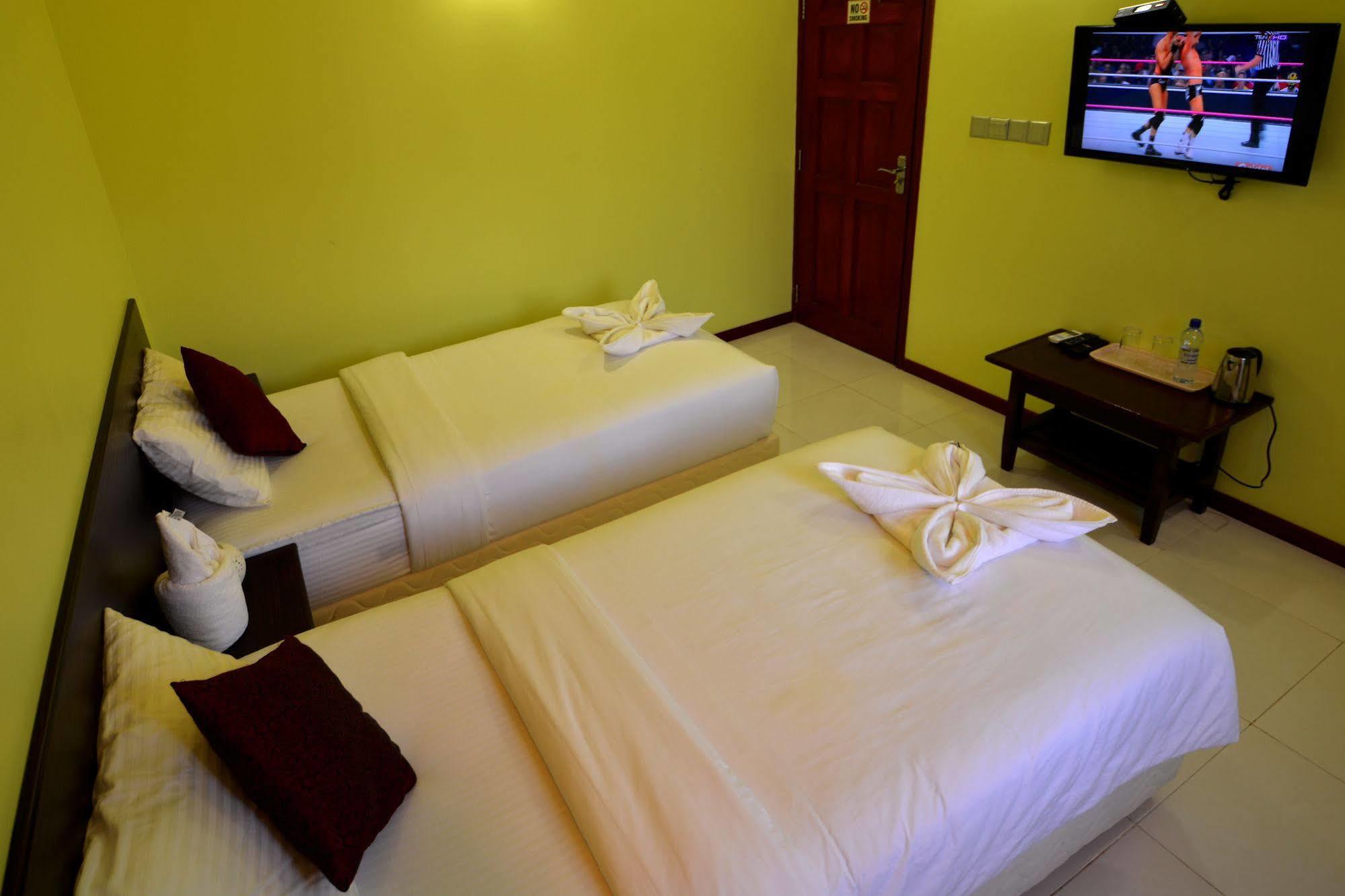 Coral Queen Inn Hulhumale Exterior foto